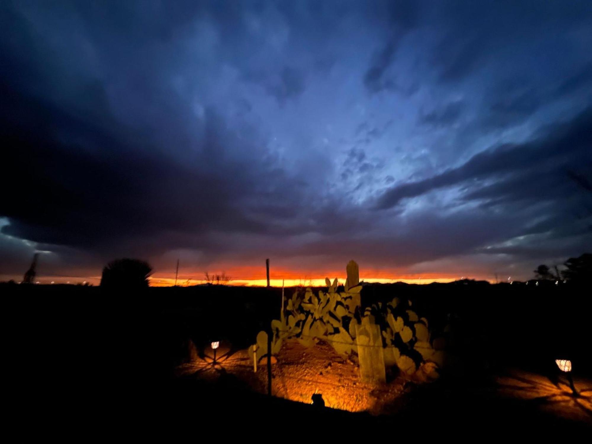 Hole In The Wall Getaway - Usa Mexico Border Bed And Breakfast Columbus المظهر الخارجي الصورة