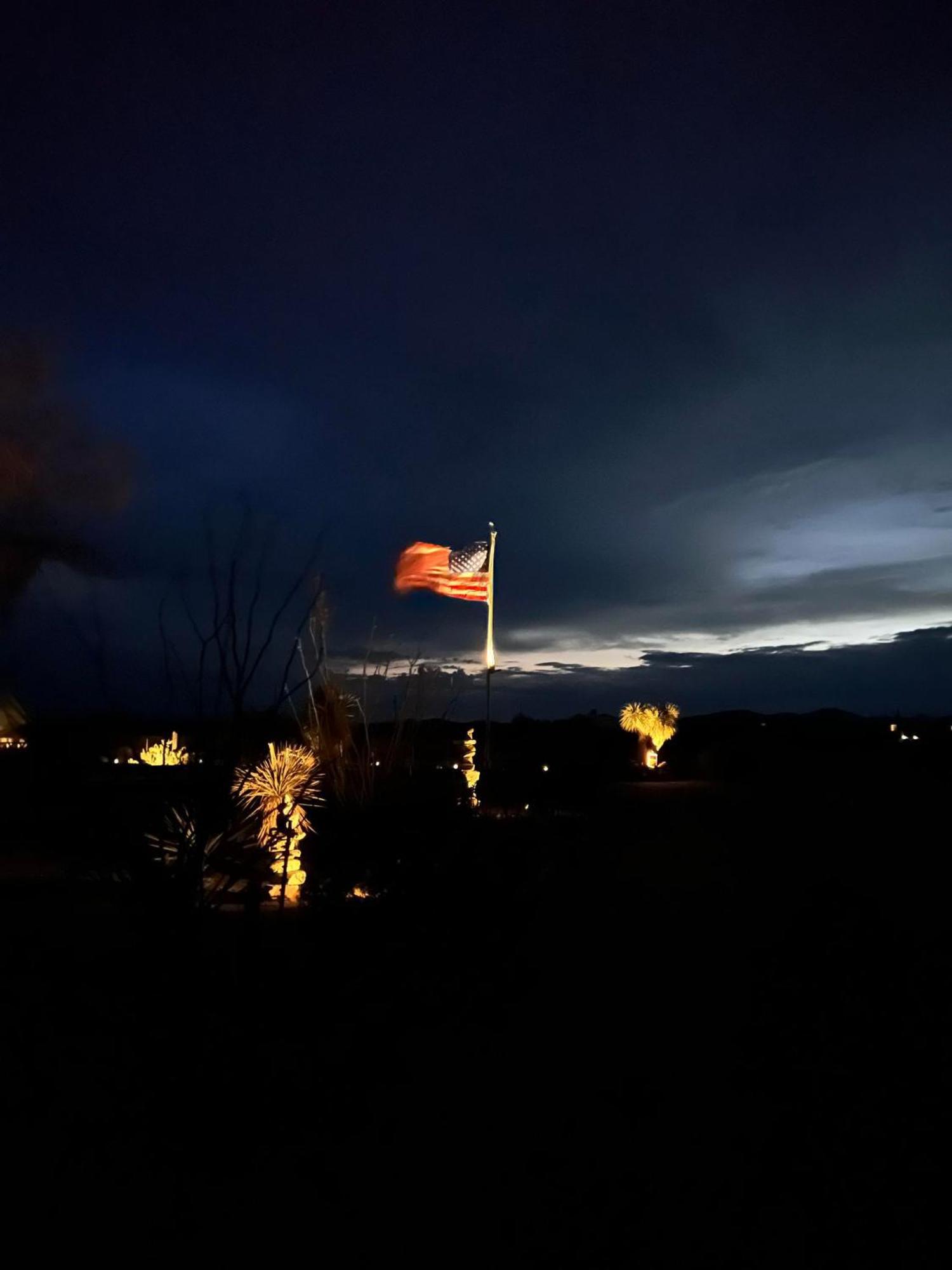 Hole In The Wall Getaway - Usa Mexico Border Bed And Breakfast Columbus المظهر الخارجي الصورة