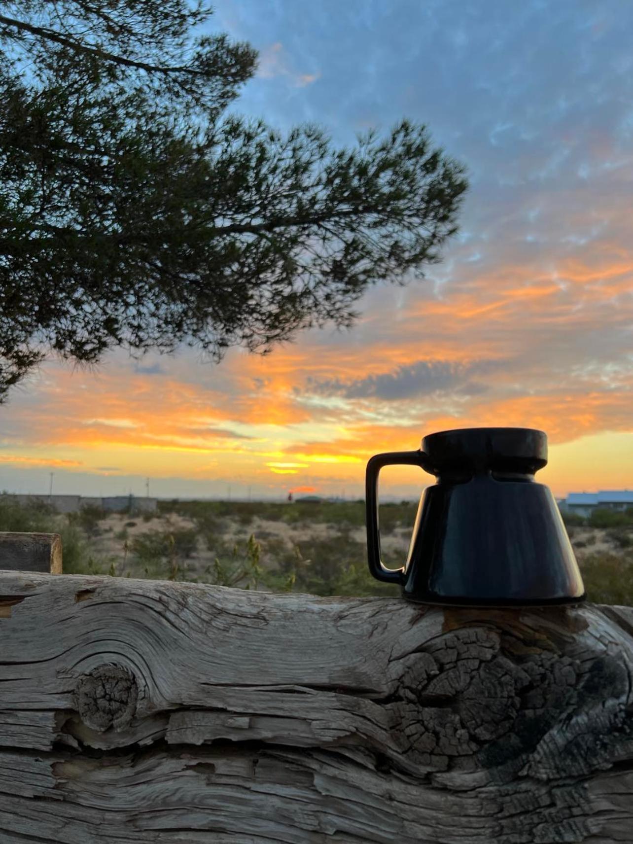 Hole In The Wall Getaway - Usa Mexico Border Bed And Breakfast Columbus المظهر الخارجي الصورة