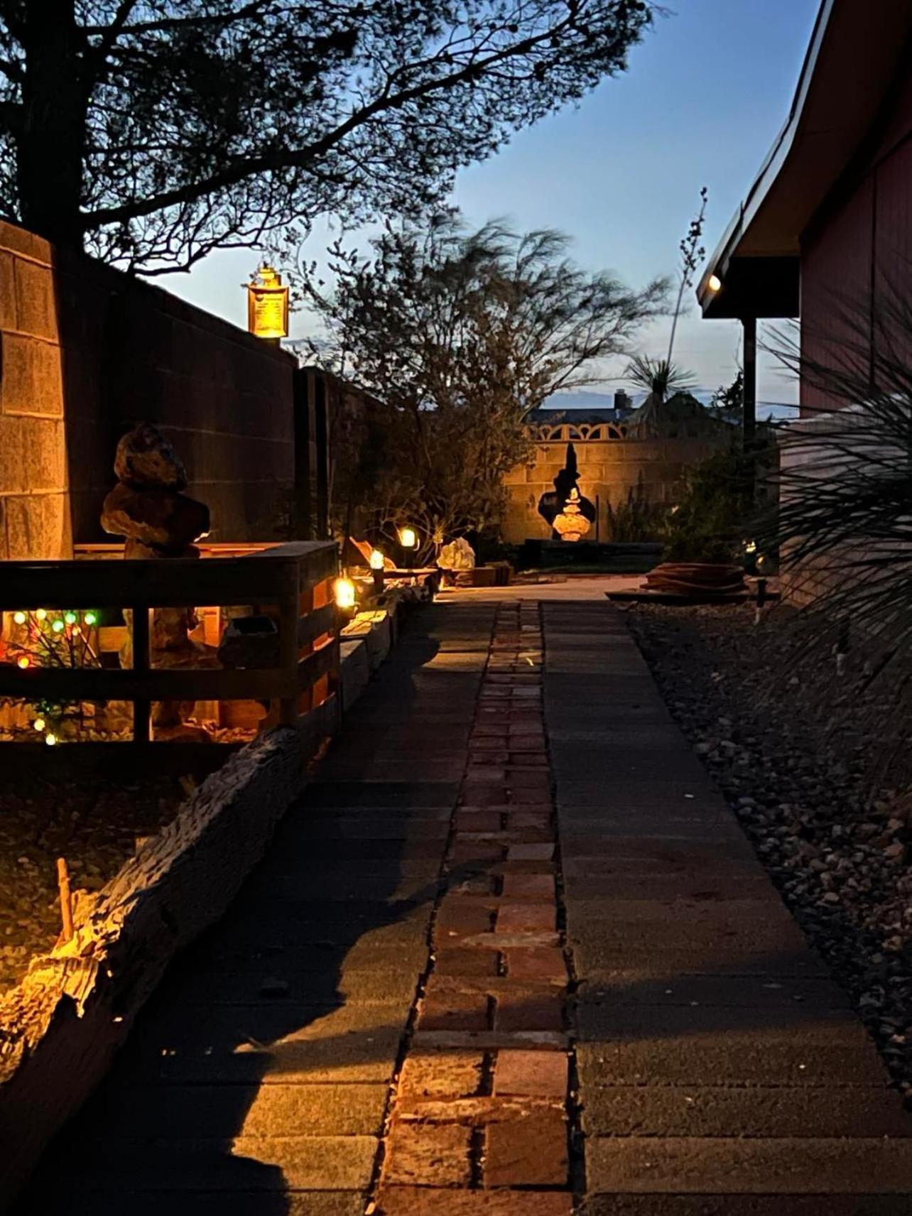 Hole In The Wall Getaway - Usa Mexico Border Bed And Breakfast Columbus المظهر الخارجي الصورة