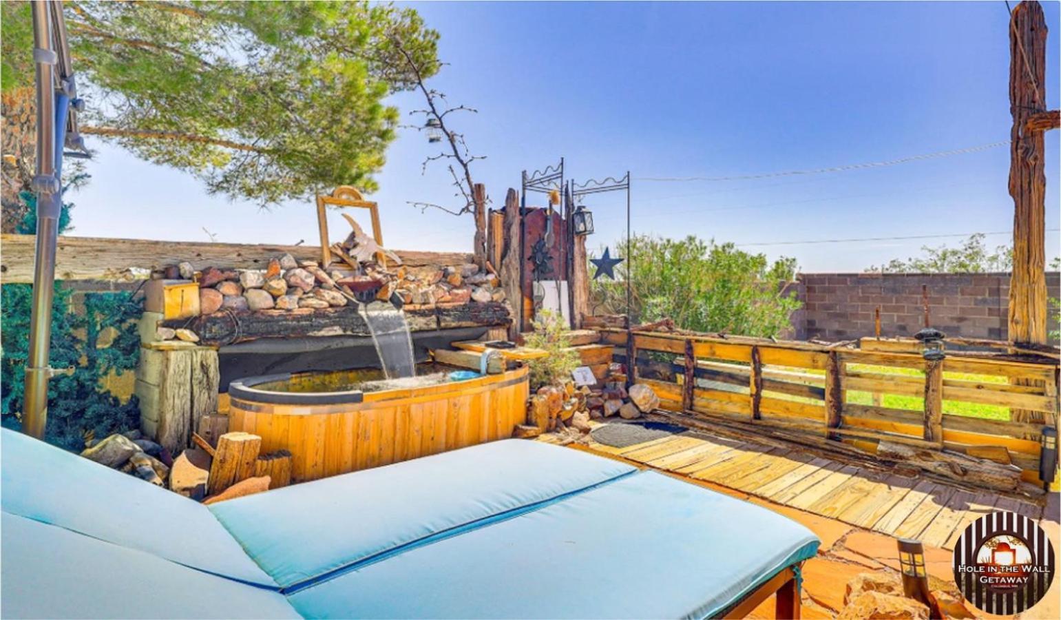 Hole In The Wall Getaway - Usa Mexico Border Bed And Breakfast Columbus المظهر الخارجي الصورة