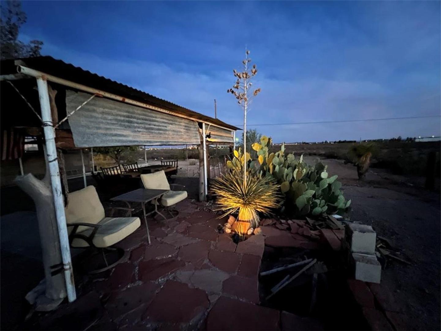 Hole In The Wall Getaway - Usa Mexico Border Bed And Breakfast Columbus المظهر الخارجي الصورة